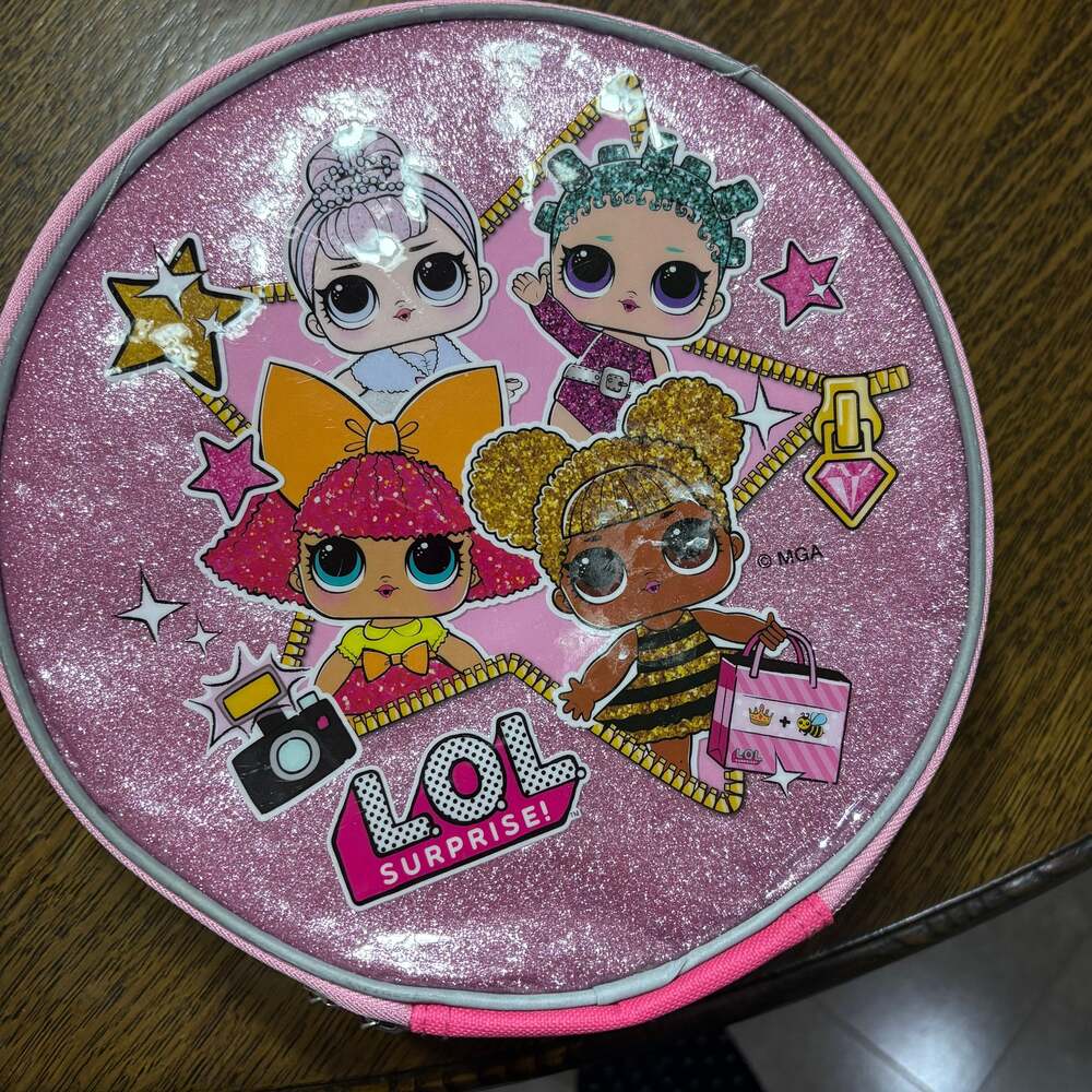 L.O.L. Surprise! Pink Glitter Round Insulated Lunch Bag with dolls